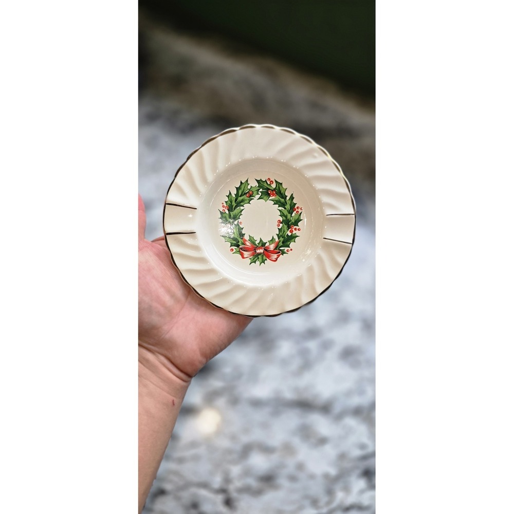 vintage Dixon Studios ceramic featuring Christmas wreath with 22 karat gold trim